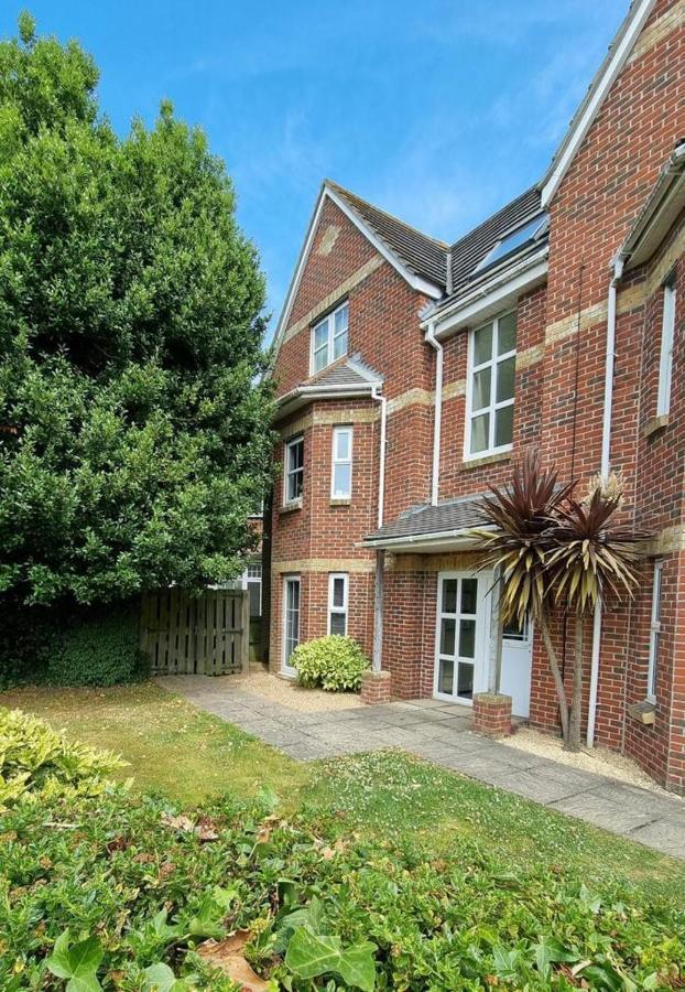 Centrally Located Boscombe Beach Apart With Parking Bournemouth Eksteriør billede